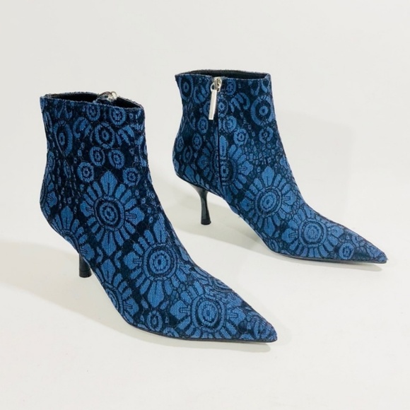 Gorgeous Blue & Black Jacquard Print Zara Booties - Picture 3 of 8